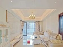 黄埔新福港鼎峰 诚心出售 送车位送家私家电 价格可谈 包税南