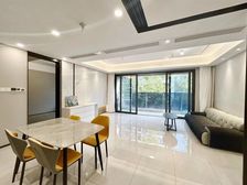 带车位的横厅拎包入住 地铁和永辉就在家门前 生活方便的很