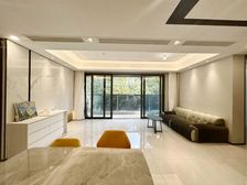 带车位的横厅拎包入住 地铁和永辉就在家门前 生活方便的很