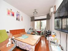 北新泾DT口 老业主委托 精装修 厨卫朝北 诚售可谈 不沿街