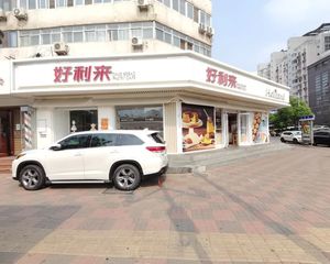 四惠地铁口!好利来承租 个人名下 有燃气 出入口大把角