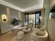 楼下就是一号线口,师大,全线湖景房赣电东方 精装修!