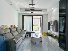 纯洋房 杨家坪新上 精装三房 近轻轨 急售 看中庭