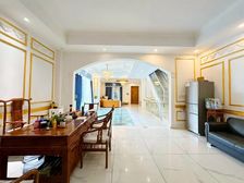 捡耙活 光环旁 精装联排 5房带花园地下室 实得300多