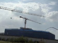 南昌二中大门口旁十字路口的l大拐角,三门头展示面适合p牌店等