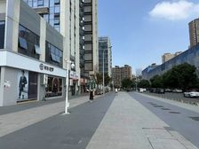 高新主干道上地铁口写字楼下20米大开间单层拐角铺年收32万多