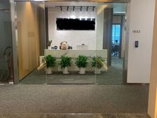 东方之门5000平全湖景,车位足,地铁口,特价60全含