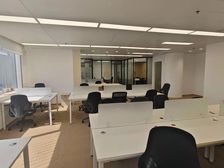 上海实业大厦实图实价高区现房建汇圣爱中金均有面积招租随时可看