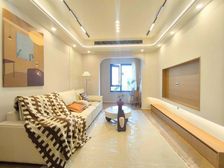 双卫生间 停车方便 楼龄新 小三房 满二 中间楼层采光好