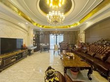 汽博中心的联排别墅!全实木家具 配套齐全 随时看房