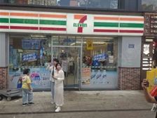 五一广场地铁口!7超市年租金18W!每天人流量20万急售!