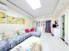 地铁站附近,玫瑰湾,精装小两室,报价76万,可谈,有意详询!