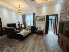 馨苑联排别墅230平5房,送车库大花园精装中央空调,假期必卖