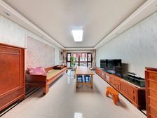 新出电梯洋房房 装修好 送阁楼和大露台 4室必看好房 环境好