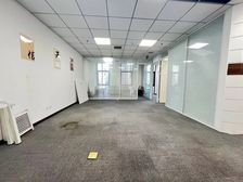 现场拍摄荣华国际108平精装带三隔间可实地註册随时看房