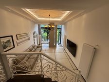 三江排屋新装未入住,南北双入户带前后花园,全屋供暖