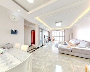 比华利国际城一期 3室2厅 东