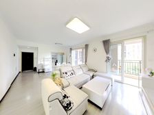 宏达世纪丽景 中阶费2000 清水套三双卫 横厅