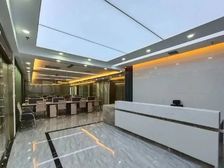 亮马桥商圈 启皓中心 精装修带家具 高区正对电梯 特价出租