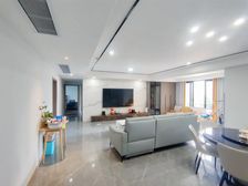 带前后200平大露台 周边配套成熟 业主急售 价格大胆来聊