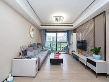 前面八十平露台,业主诚心出售,装修保养好 地铁 商业 教育全