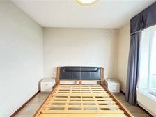 来电少10 !彩云湖精装大三房 中间楼层 视野好!