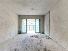 银华花园 4室2厅 南向电梯捡 漏好房,价格可 谈来电有优惠