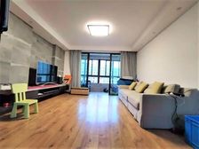 九城湖滨采光好婚房装修全明格局