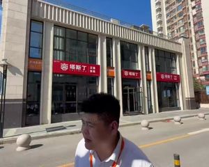 门口就是医院 把角位置6展示面 一拖二 距离地铁100米