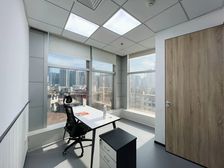 岗顶商圈 正南向望小蛮腰2+1套间办公室 无中介直租