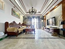 御泉香山 大四房 带车位 装修好 业主急出 欢迎咨询了解