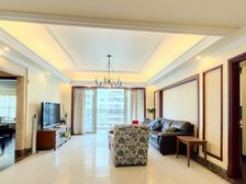 汇景新城上城勋堡 162平精装三房两卫东西对流