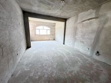 东方之珠水晶湾 4室2厅3卫 毛坯 135万元