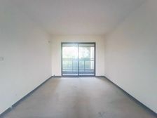 带个U型花园 业主不玩了 安心卖得很 精装和空调都搞好了!