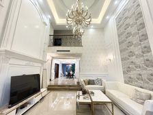 保利联排别墅【花园一百多㎡】清水价格买精装,临湖临公园