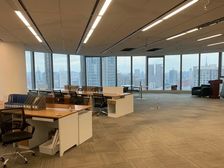 日租金1元,地标建筑,绿地中心395平高楼层,经四路万达