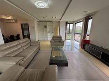 新上架,位置安静,带产权车位,单线联系外面没挂牌,台湾业主