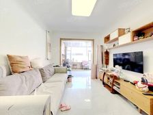 福山路 葡萄山旁 精装修直接住 三室两卫 卫生间明窗 实用面