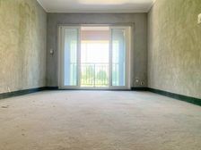 万达广场旁,62万买三房,融创春晖十里岚峰庭 周边配套成熟