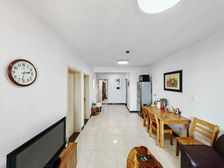 中建国熙台 3室2厅1卫 普通装修 229万元