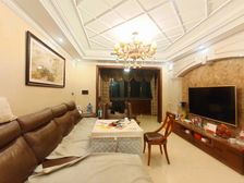 有车位 照母山纯洋房四房两卫 出门公园 近光环和蔡琴海