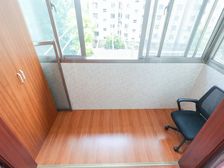 近地铁.长风公园西边套..南北两房中间厅 .视野好采光好