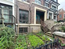 小石湖旁 湖郡英伦风格联排别墅 带花园 天井 车库 纯毛坯