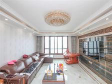 6号线,大四房,精装修,送车位,书包未用,可以拎包入住