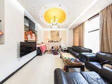 地铁口新出150平大花园联排别墅,五期景观房,可停4辆车!