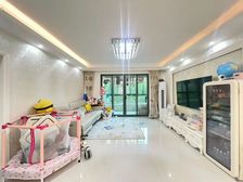 成交量T P小区,热门户型,三房两卫,一家人居住,进出门方便