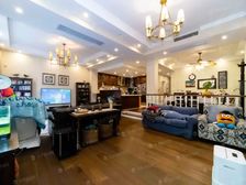 临河位置 豪华装修 双车位设计 南北双花园 房东出售诚售