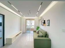 出门商场,地铁口旁,南北通精装修拎包入住, 高楼层视野采光好