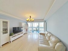 变现急售,中间楼层,精装4房双2卫,小区花园位置,前后五遮挡