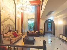 爱琴海商圈 诚心出售 车库独立入户 出入便利 精装修